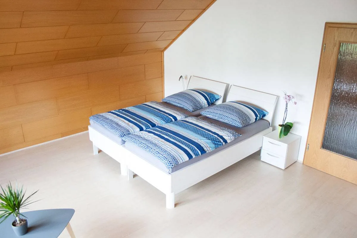 Schlafzimmer 1